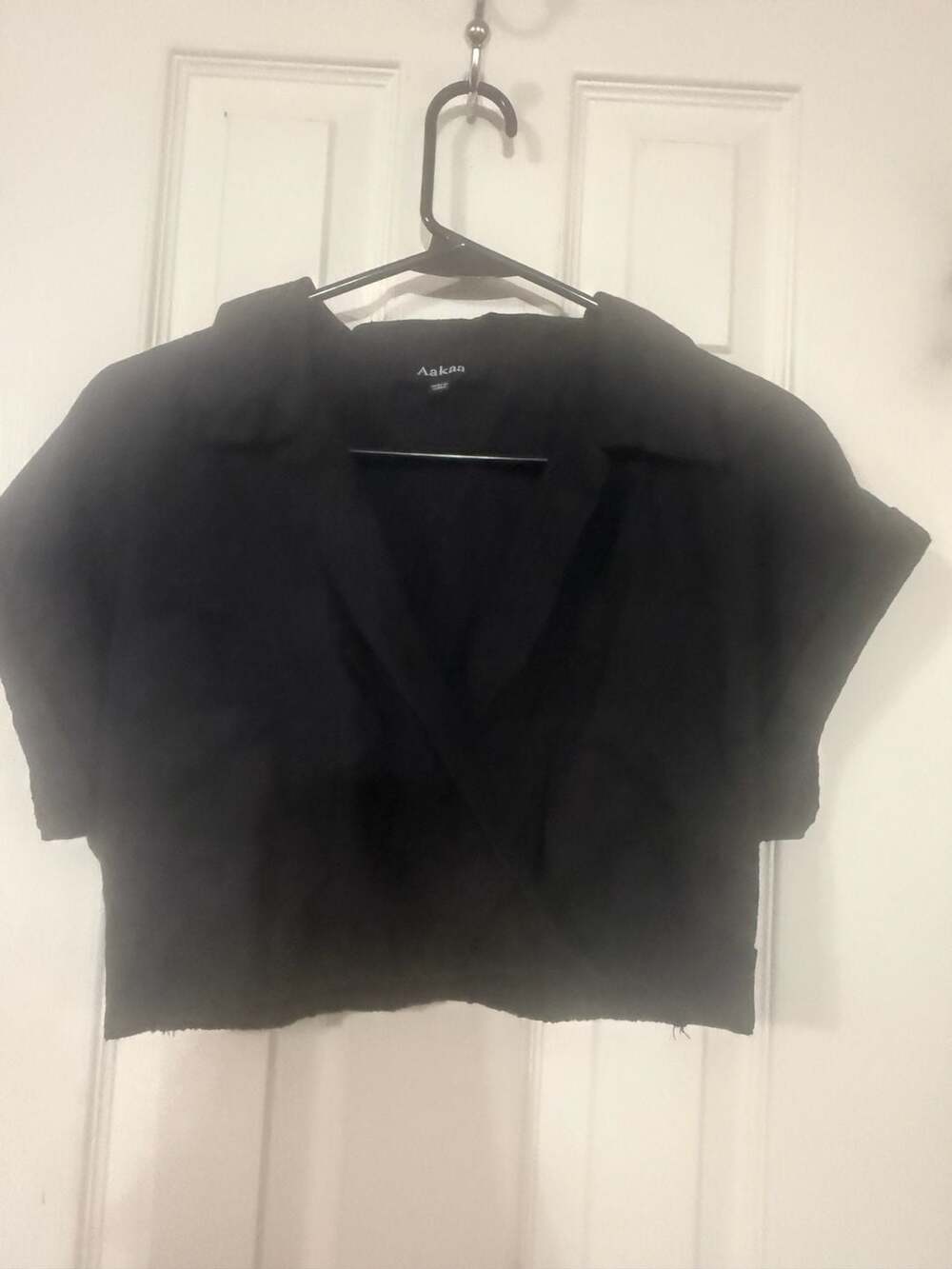 Aakaa Women's Black Rayon-Linen Blend Short Sleeve Cropped Wrap Blouse
